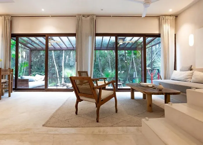 Apartment Soulful 3 Bedroom Steps From The *