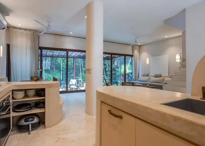 Apartment Soulful 3 Bedroom Steps From The