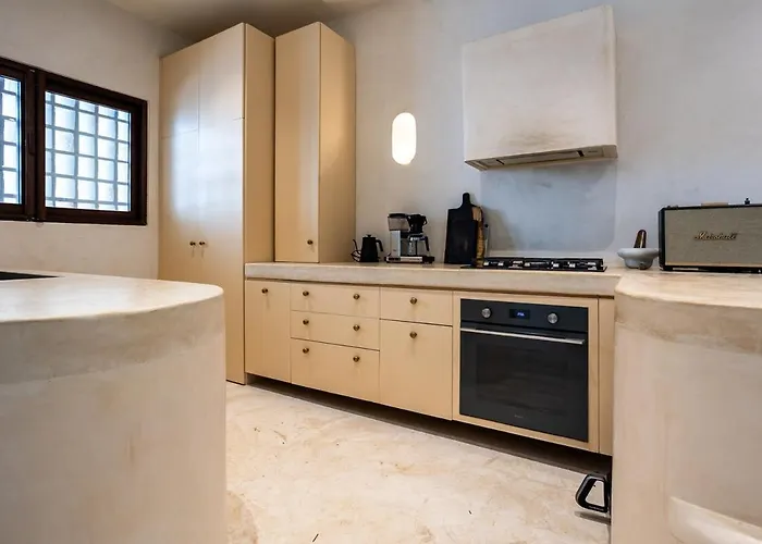 Soulful 3 Bedroom Steps From The *